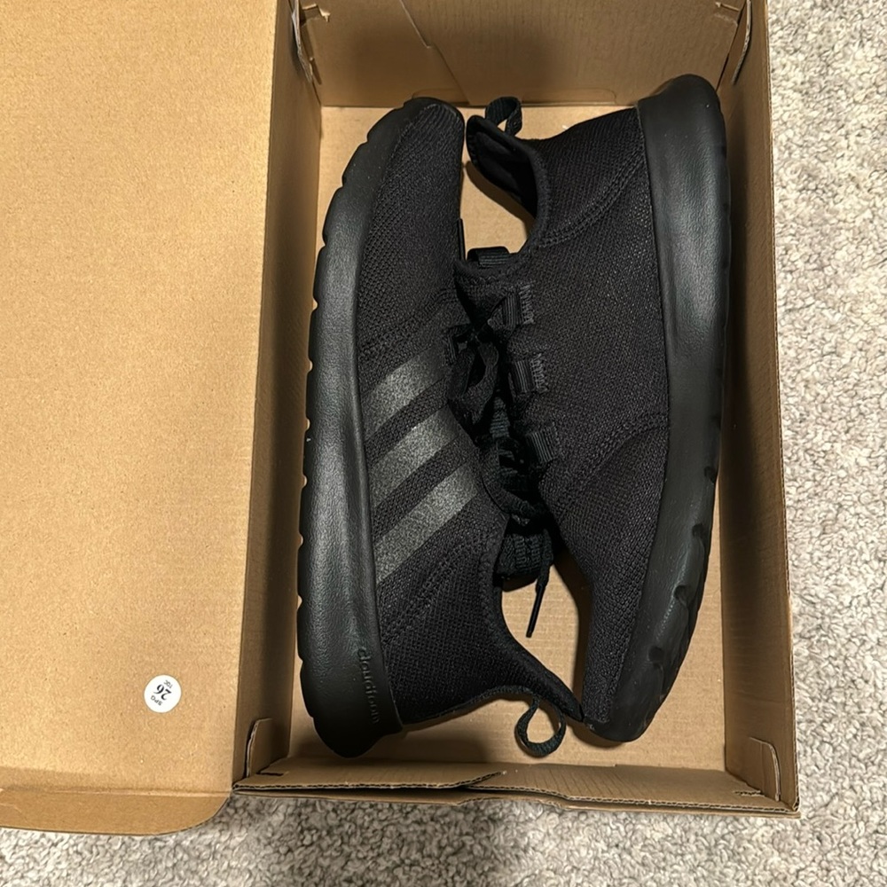 Women’s Adidas Cloudfoam sneakers (BARELY WORN)